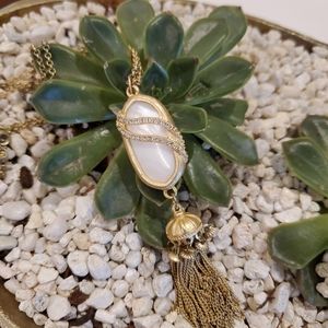 Dainty Almost White & Gold Necklace!!💚💜💚